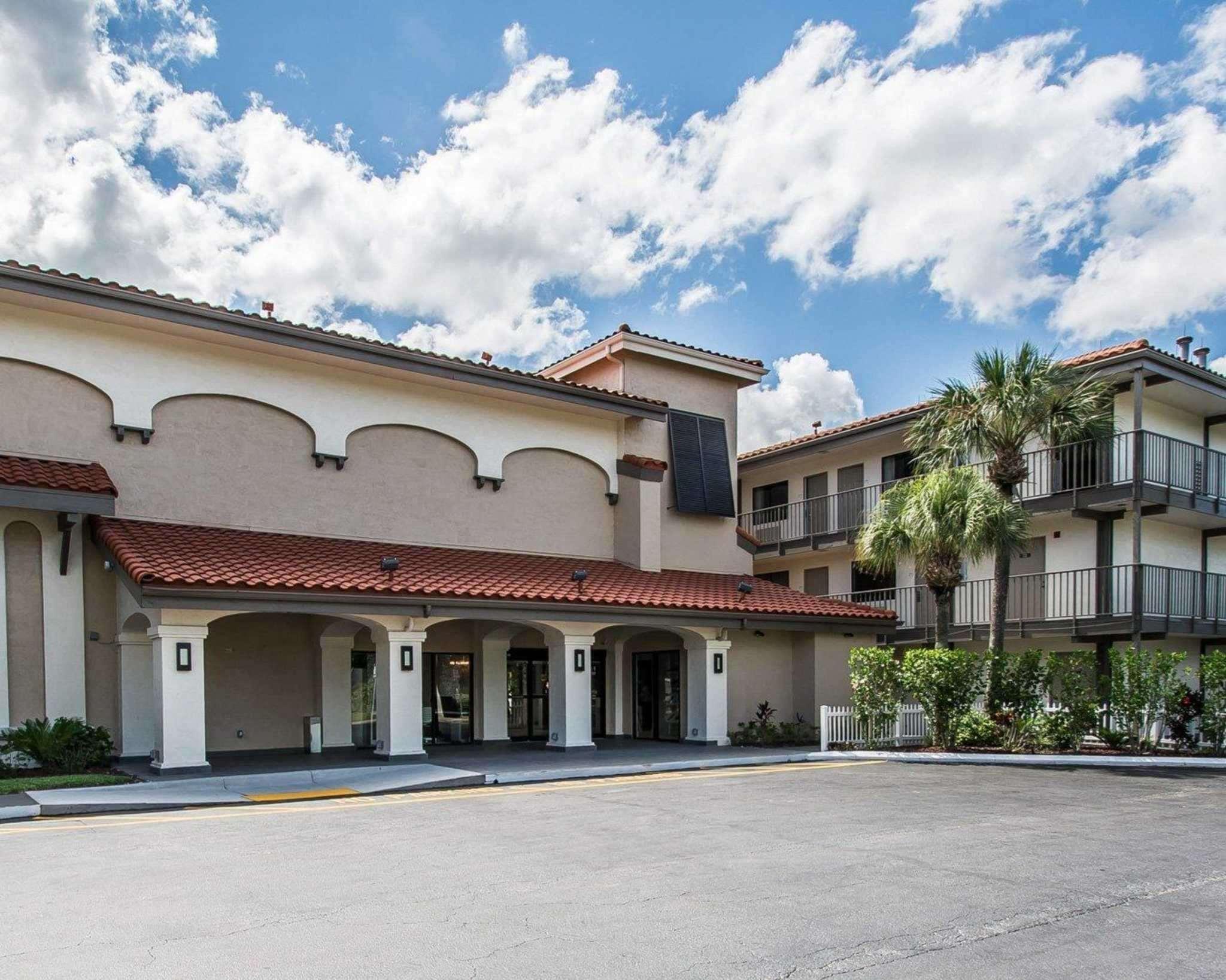 Quality Inn & Suites By The Parks Four Corners Exterior photo